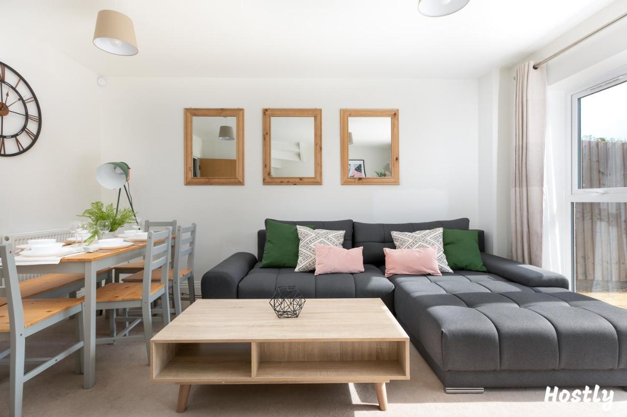 Albatross House - Comfy Home With Parking Slough Exterior foto