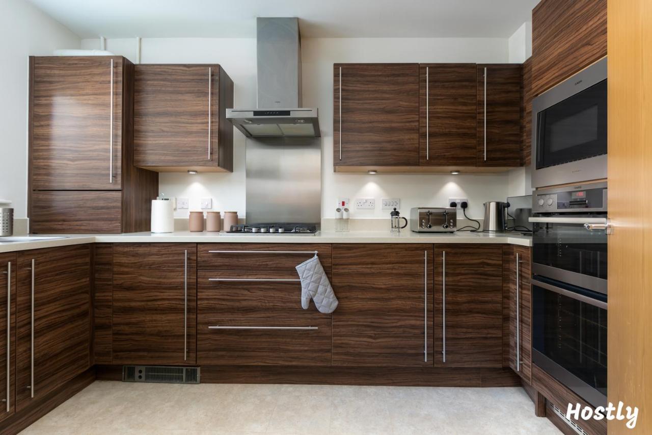 Albatross House - Comfy Home With Parking Slough Exterior foto